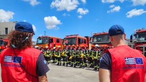 Pompierii români dislocaţi în Grecia desfăşoară misiuni de patrulare, recunoaştere şi exerciţii tactice pe teren dificil în regiunea Attica