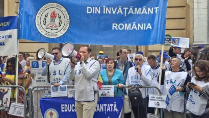 Angajaţii din educaţie nu renunţă la proteste