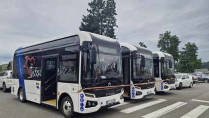 Elevii din Întorsura Buzăului vor beneficia de gratuitate pe noile autobuze publice locale