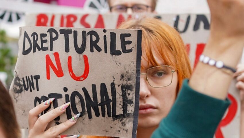 Studenții amenință cu proteste masive dacă nu se renunță la măsurile de austeritate Studenții amenință cu proteste masive dacă nu se renunță la măsurile de austeritate