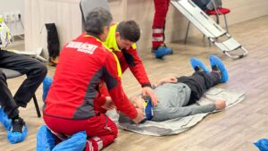 Salvamont Predeal a organizat workshop-uri de prim ajutor pentru ucraineni, destinate atât adulților, cât și celor micI