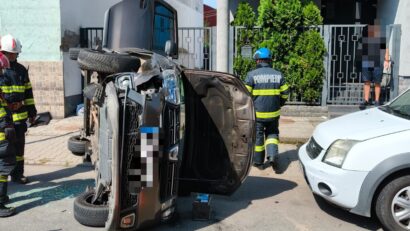 Accident cu autoutilitară răsturnată în Târgu Mureș