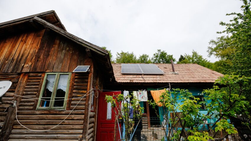 Mii de locuințe, unele din Harghita și Covasna, rămân neelectrificate Mii de locuințe, unele din Harghita și Covasna, rămân neelectrificate