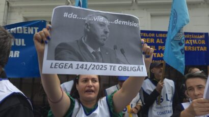 În faţa sediului Ministerului Educaţiei a fost organizat un nou protest