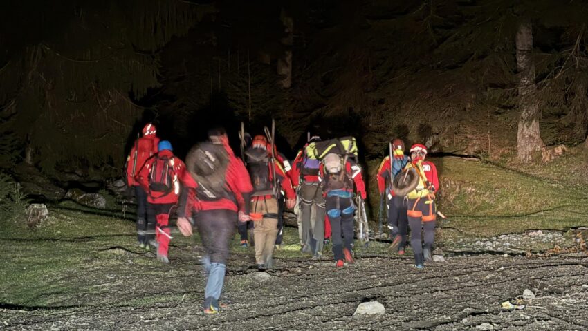 Braşov: Copil dispărut pe traseul spre Vârful Omu, găsit de meteorologul de serviciu Braşov: Copil dispărut pe traseul spre Vârful Omu, găsit de meteorologul de serviciu