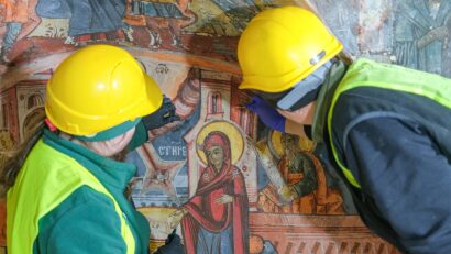 Continuă lucrările de restaurare la Biserica „Sf. Nicolae” din Şcheii Brașovului