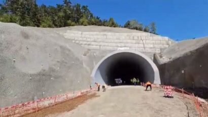 A fost străpuns Tunelul Mureni, între halta Mureni și stația Vânători, Mureș
