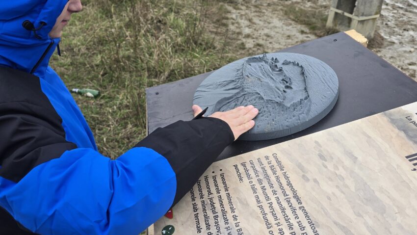 Braşov: Nou traseu la Vulcanii Noroioşi de la Homorod, vizibil pe Google Maps Braşov: Nou traseu la Vulcanii Noroioşi de la Homorod, vizibil pe Google Maps