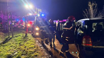 11 persoane, implicate într-un accident rutier produs în localitatea mureșeană Ideciu de Jos