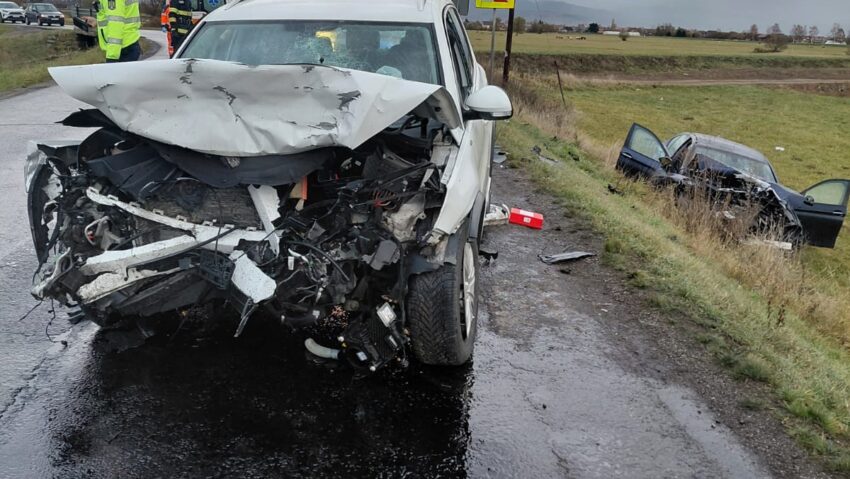 Cinci persoane au ajuns la spital în urma unui accident rutier ce s-a produs, ieri după-amiază, în localitatea harghiteană Joseni Cinci persoane au ajuns la spital în urma unui accident rutier ce s-a produs, ieri după-amiază, în localitatea harghiteană Joseni