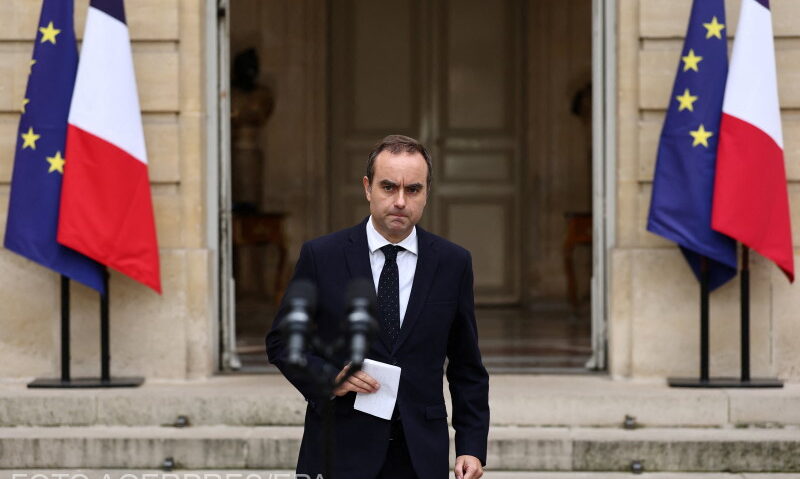 Premierul francez a demisionat după numai trei săptămâni şi jumătate în functie