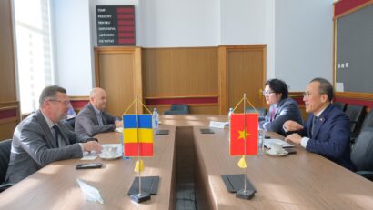 Ambasadorul vietnamez, în vizită la Braşov