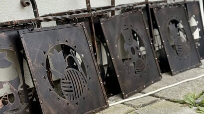Meşteşugari din zona Ciuc au primit firme din fier forjat pentru promovarea afacerilor