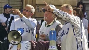Patru confederaţii sindicale protestează miercuri în faţa Guvernului, respingând austeritatea Patru confederaţii sindicale protestează miercuri în faţa Guvernului, respingând austeritatea
