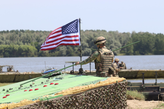 Statele Unite îşi reduc prezenţa militară în România, anunţă Ministerul Apărării de la Bucureşti Statele Unite îşi reduc prezenţa militară în România, anunţă Ministerul Apărării de la Bucureşti