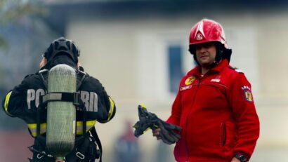 Peste 30 de persoane s-au autoevacuat la Târgu Mureș, în urma unui incendiu
