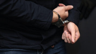 Un râșnovean a fost reţinut de Poliţie după ce ar fi încălcat ordinul de protecţie obţinut de tată împotriva sa
