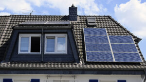 Șase din zece români intenționează să investească în eficiența energetică a locuinței