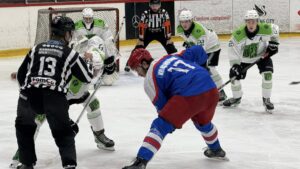 S-a reluat Campionatul Național de hochei