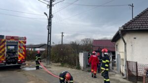 Sibiu: Bărbat găsit decedat într-un incendiu izbucnit în gospodăria sa din Vestem