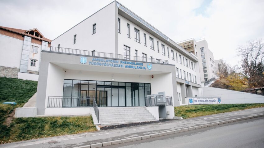 Noul spital de pneumologie din municipiul Sfântu Gheorghe, predat autorităţilor locale