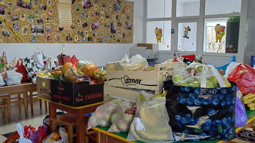 Elevii mureșeni se implică într-o campanie de donare de fructe și legume