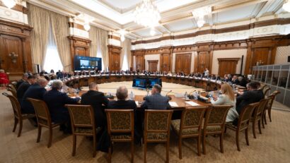 Senat/Comisia juridică – proiectul de eliminare a indemnizaţiei de pensionare a judecătorilor CCR, raport favorabil