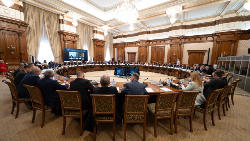 Senat/Comisia juridică – proiectul de eliminare a indemnizaţiei de pensionare a judecătorilor CCR, raport favorabil