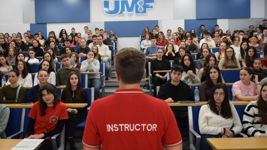 Peste 170 de studenţi, înscrişi la cursul pentru voluntari începători, organizat de UPU SMURD Târgu Mureş