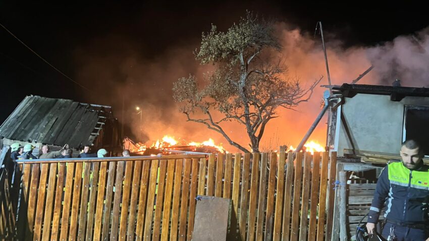 O femeie a murit într-un incendiu la o casă din comuna harghiteană Vărşag O femeie a murit într-un incendiu la o casă din comuna harghiteană Vărşag