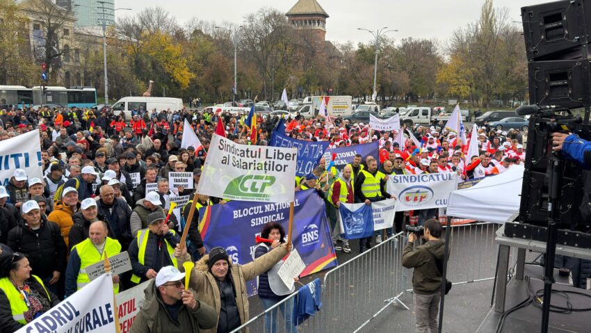 Miting de protest în Piaţa Victoriei din Bucureşti