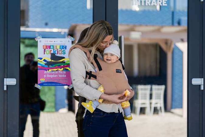 Bebelușii din Mureș și Cluj se vor relaxa pe acorduri de Mozart, Brahms și Bach