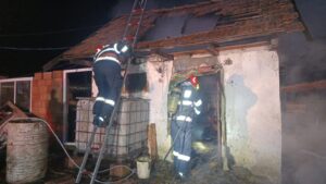 Puternic incendiu la o gospodărie din Sânpetru de Câmpie