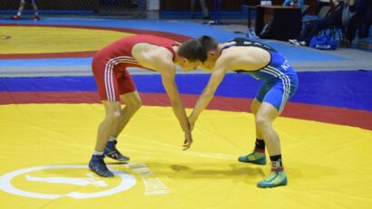 Cei mai buni luptători U20 din ţară se întrec la Târgu Mureş