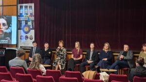 Colegiul Național Alexandru Papiu Ilarian din Târgu Mureș a pornit o campanie împotriva vapingului