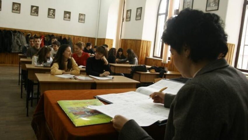 Este ultima zi de școală de anul acesta și cea care încheie cel de-al doilea modul de studiu