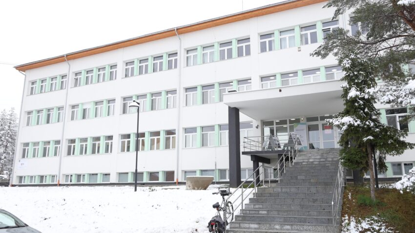 Programul de vizitare a pacienților suspendat în 4 secții ale SCJU M. Ciuc