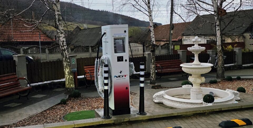 La Valea Mare, în Covasna, apare prima stație de încărcare pentru mașini electrice