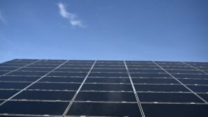 O centrală fotovoltaică va fi instalată la Inspectoratul de Jandarmi Județean Brașov, până la finalul anului viitor