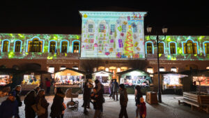 3.000 de desene proiectate pe fațada Teatrului ‘Tamasi Aron’