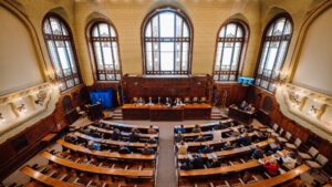 Consilierii județeni mureșeni discută azi despre buget, sănătate, siguranță și aeroport