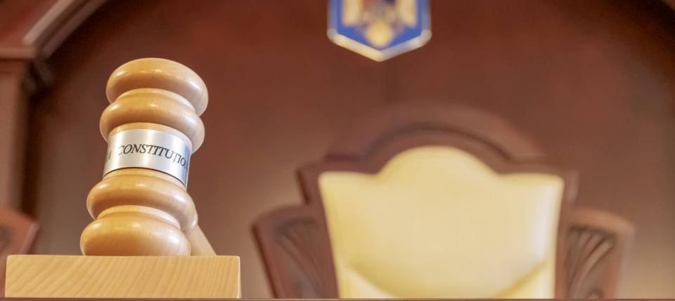 Judecătorii spun că decizia CCR e nedreaptă, dar așteaptă reacția Curții de Justiție a Uniunii Europene