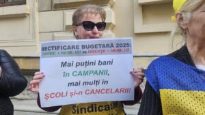 Federația Sindicatelor Libere din Învățământ și Federația Sindicatelor din Educație Spiru Haret anunţă un protest azi, în Piața Victoriei