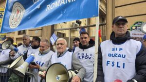 Cadrele didactice protestează în faţa guvernului