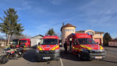 ISU Mureș a primit 8 ambulanțe noi