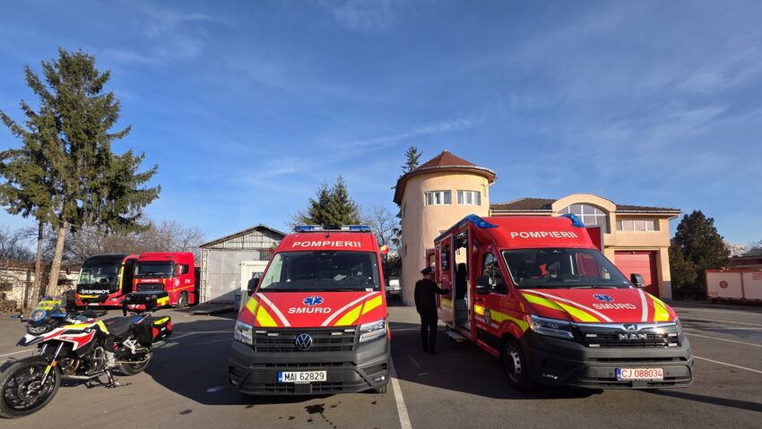 ISU Mureș a primit 8 ambulanțe noi