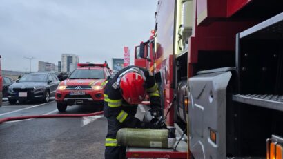 Peste 30 de persoane s-au autoevacuat la Târgu Mureș, în urma unui incendiu