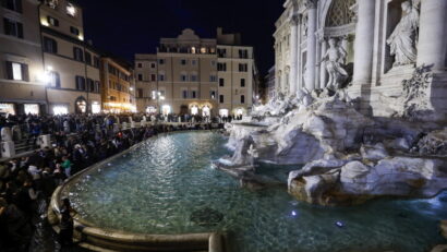 Turiștii care vor să aibă acces la monumentul Fontana di Trevi din Roma vor plăti din februarie 2026 o taxă de doi euro