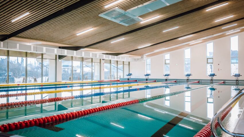 Primul bazin de înot din ţară eficient energetic, inaugurat la Sovata