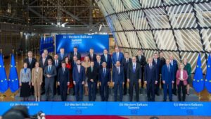 La Bruxelles continuă discuţiile în legătură cu modul în care poate fi finanţată Ucraina în următorii doi ani